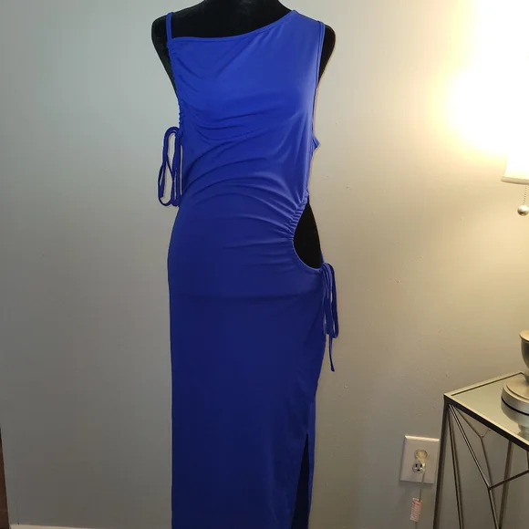 blue dress with bird print Blue Smudge Print Side Waist Cut Out Mesh Midi Dress – AX Paris main image 1